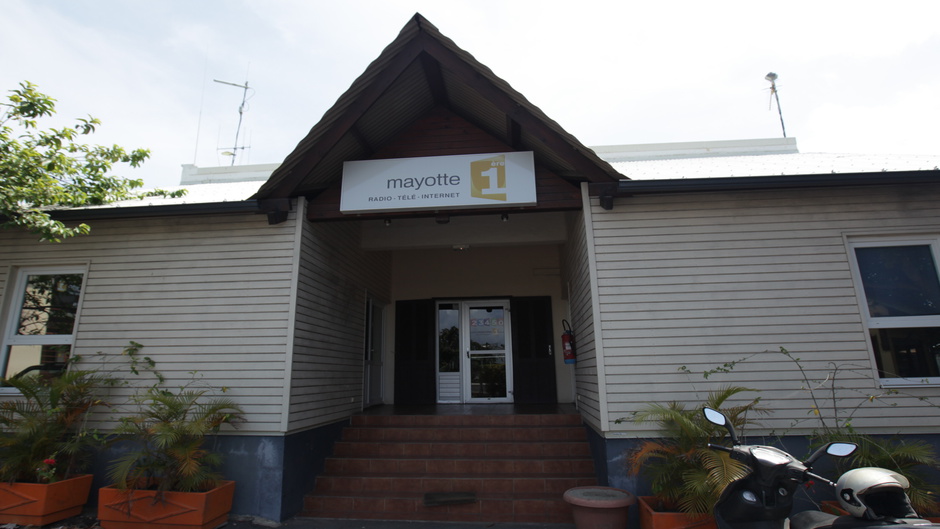 Mayotte La 1ère Radio rend hommage à la station de Pamandzi à l'occasion de son installation dans ses nouveaux locaux.