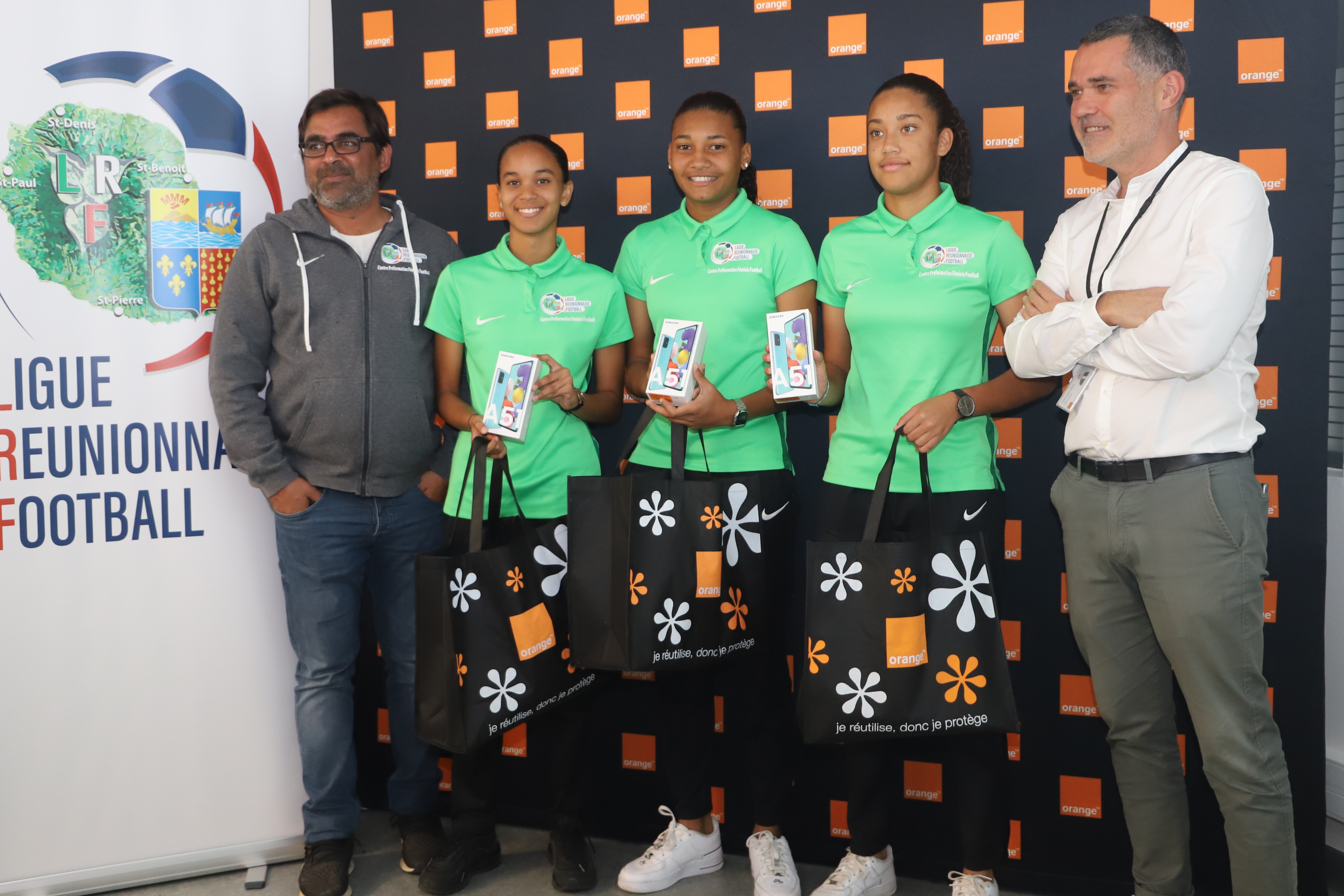 Orange s’engage auprès de la ligue Réunionnaise de football en faveur du Football Féminin à la Réunion