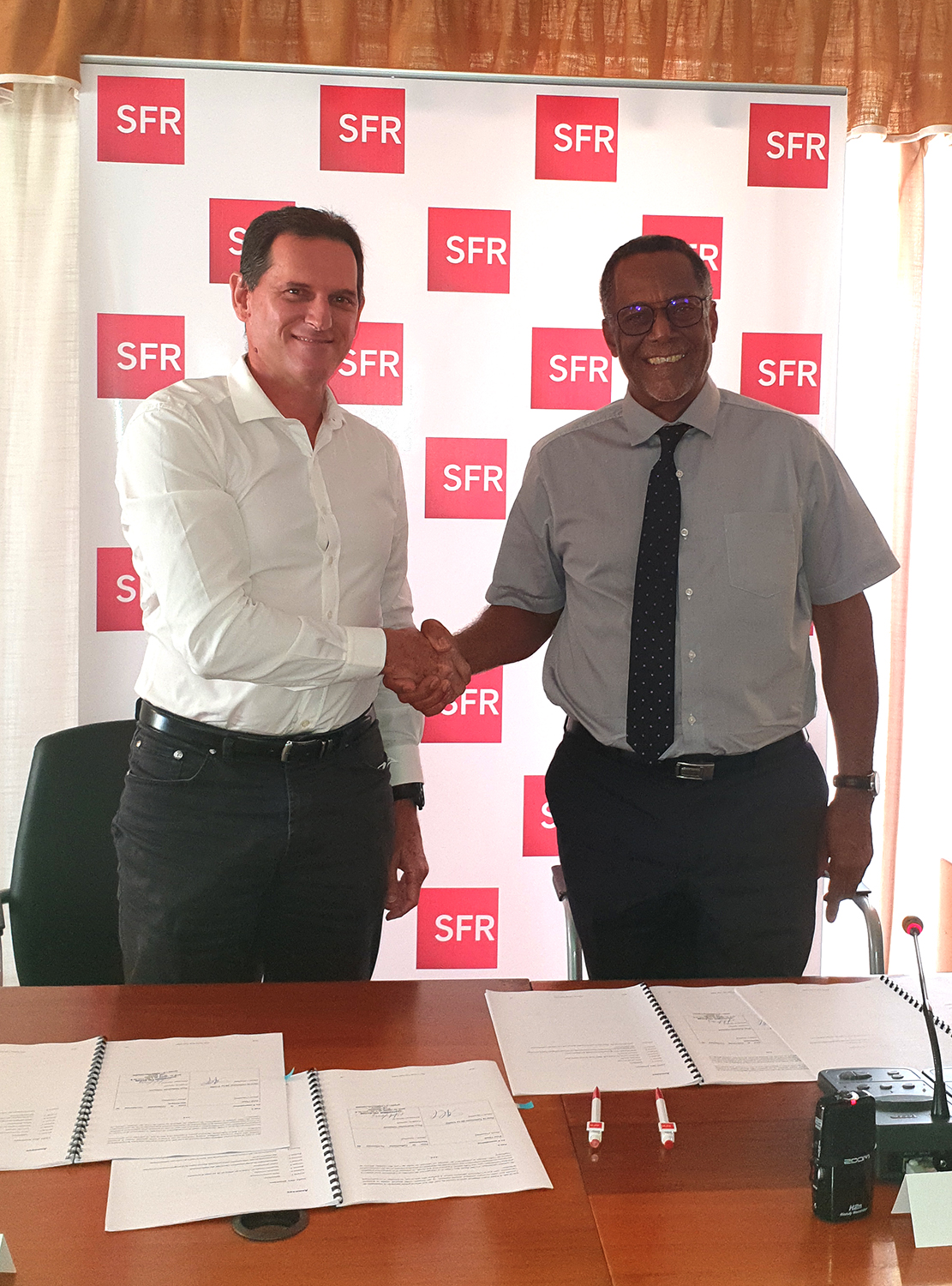 Martinique: La mairie de Trinité et SFR Caraïbe signent un accord sur le déploiement de la Fibre Optique (FTTH)