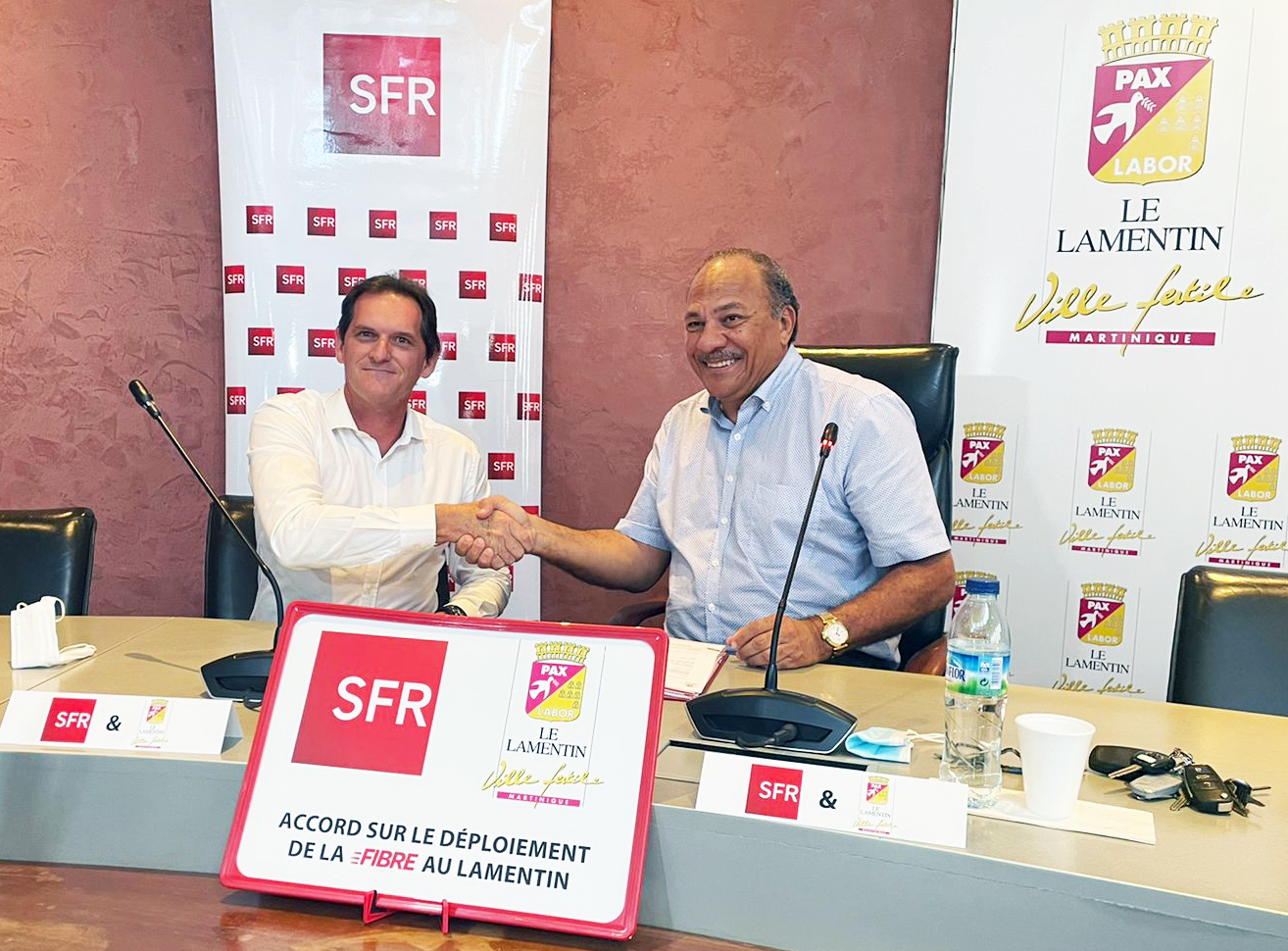 Martinique : La mairie du Lamentin et SFR Caraïbe signent un accord sur le déploiement de la Fibre Optique (FTTH)
