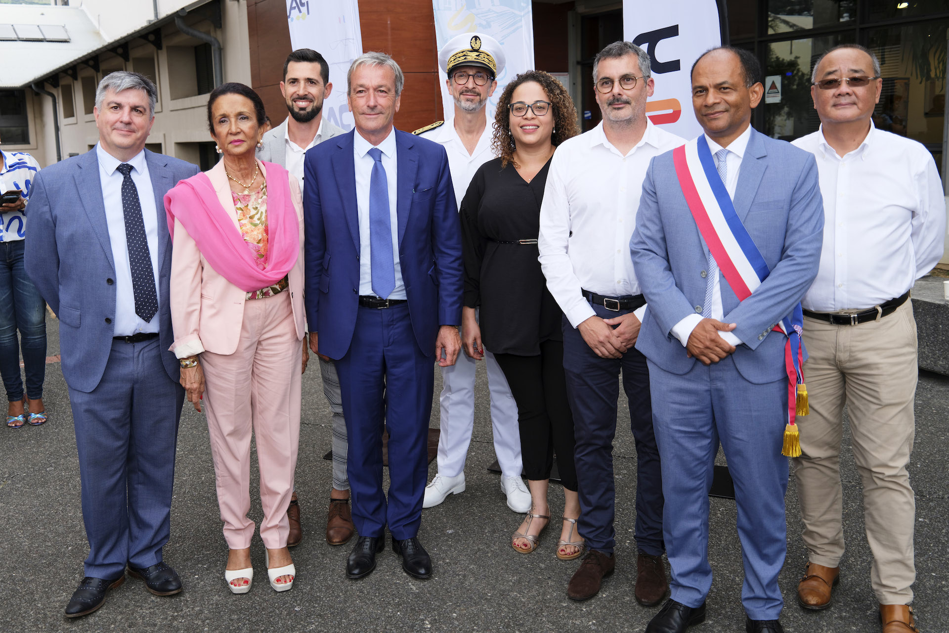 Visite du ministre délégué chargé des Outre-Mer à l'entreprise FLOWLY_ En présence de la région Réunion, de la Préfecture, de la Mairie de Saint-Paul