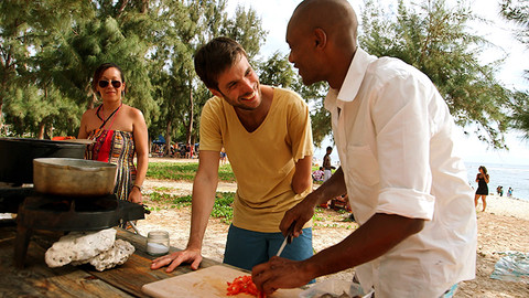 Gregory Cuilleron entame sa Tournée des popotes à l'île de la Réunion, ce soir sur France 5