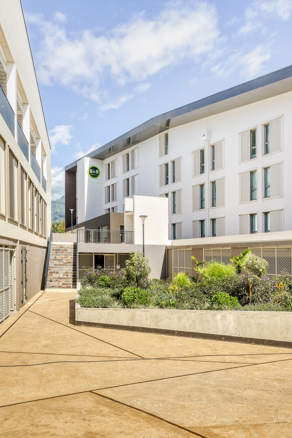 B&B HOTEL La Réunion Aéroport : une escale stratégique pour le territoire