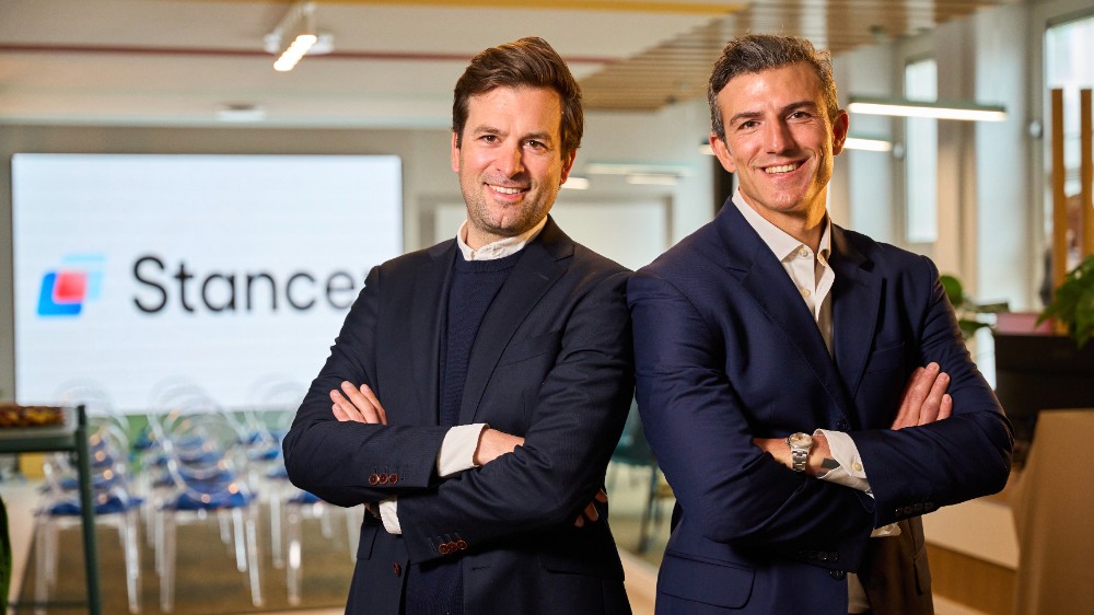 De gauche à droite : George Owen, Directeur général de Stancer et Alberto Rescigno, General Manager de Stancer Italie.