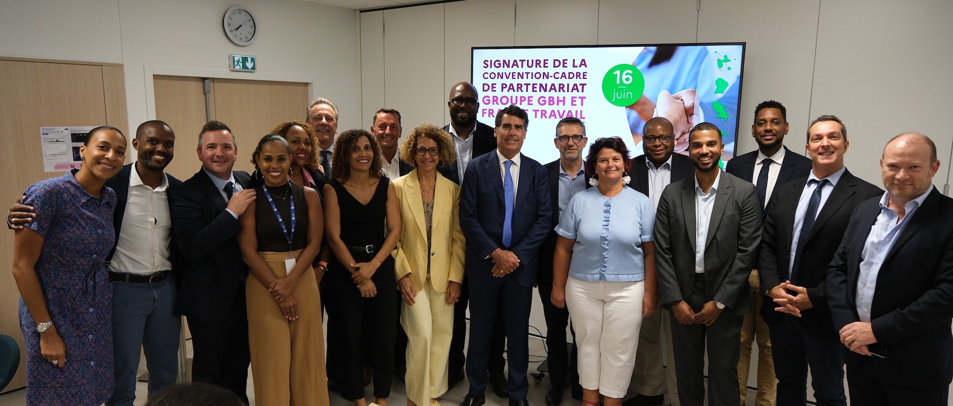 Renforcer l'accès à l’emploi dans 5 territoires ultra marins : signature d’une convention entre France Travail et GBH