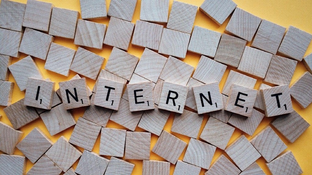 Astuces high-tech pour un internet fiable à l'étranger, sans frais supplémentaires