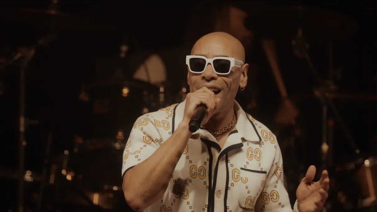 Nuttea célèbre 25 ans de carrière avec un concert événement au Bataclan, à voir sur les plateformes numériques de France Télévisions