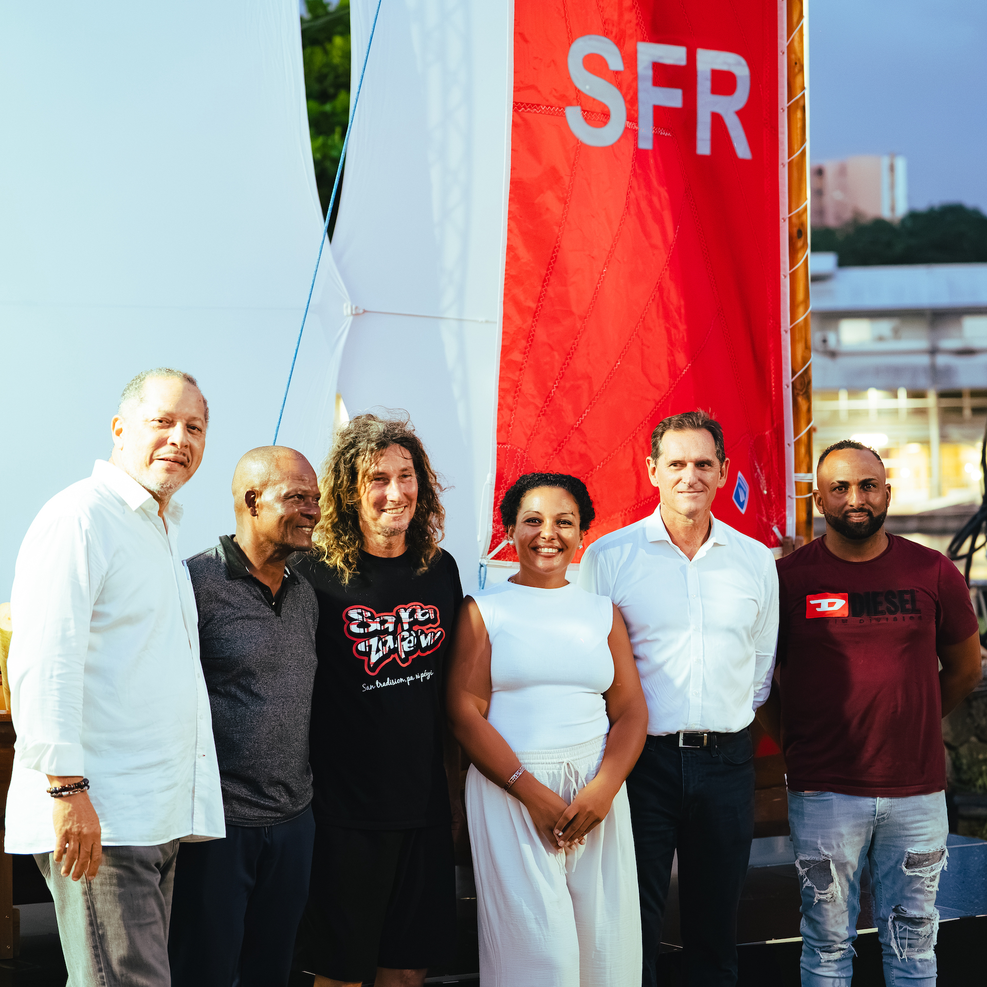 Martinique : une Mini-Yole SFR 100 % bois pour transmettre aux jeunes le patrimoine de la yole ronde