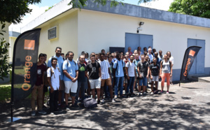 Orange Réunion fait découvrir à 44 étudiants de 1ère année du département Réseaux et Télécommunications de l’IUT, deux sites techniques situés dans le Nord de l’île