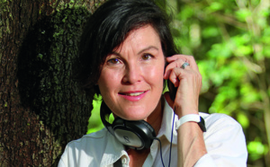 Anne Bonneau donne "Des Nouvelles d'Ailleurs" chaque soir sur la Page Facebook de Réunion La 1ère