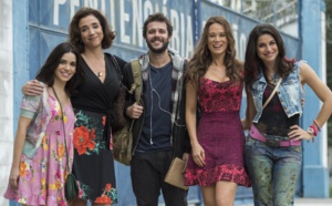 La telenovela brésilienne "Coeurs brûlants" débarque en mars sur les chaînes La 1ère