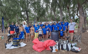 La Réunion / "Clean ta plage" : Des citoyens volontaires rejoignent Intersport et PropRéunion pour une opération grand nettoyage à l’Hermitage