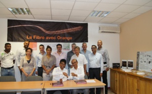 La Réunion: La Sodiac et Orange s'engagent pour le déploiement de la fibre optique dans près de 2000 logements locatifs sociaux de la ville de Saint-Denis.