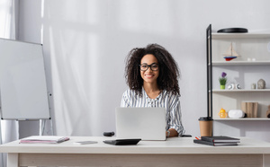 Cyclone Garance : 90% des abonnés ont désormais accès à internet et 87% ont accès aux réseaux de téléphonie mobile