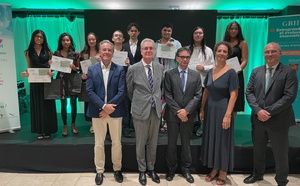 GBH engagé depuis plus de 20 ans auprès des étudiants du lycée Marguerite Jauzelon : distribution des bourses pour financer des stages en Afrique du Sud