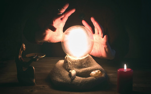 Prendre des décisions avec l’aide d’un médium : intuition, guidance et quête de sens