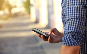 Internet mobile à La Réunion : Orange et SFR dominent un marché en forte progression en 2025