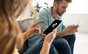 La Commission européenne épingle la conception addictive de TikTok, jugée contraire au règlement sur les services numériques