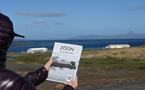 ZÔON : matière grise en Terres Australes, un conte photographique où fiction et réalité se rencontrent