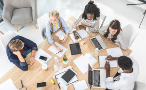 Conférences d’entreprise : un levier stratégique pour engager, inspirer et transformer les équipes