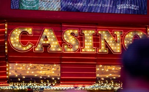Réglementation des casinos en ligne : la France hésite, le Canada accélère