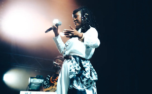 Zily fait rayonner Mayotte sur la scène du festival Rio Loco 2026