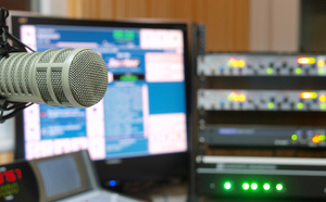Mayotte : l’Arcom renouvelle pour cinq ans les fréquences de cinq radios locales