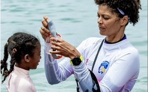 Coralie Balmy décorée de la Médaille de l’Engagement ultramarin pour son action au service des océans