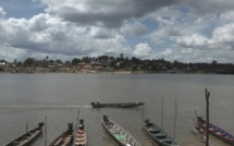 "KAZ" nouvelle case documentaire de France Ô présenté par Raphal: Premier rendez-vous en Guyane dans "Frontières"