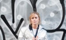 Énora Malagré au commande de "My Street Fashion Week" le 15 mars sur ELLE Girl TV