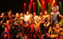 La Comédie Musicale "Au pied du Mur" en représentation le vendredi 24 mai au théâtre de l'usine de Pierrefonds de Saint Pierre