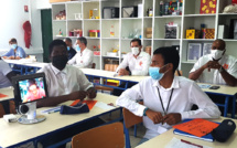 SFR Caraïbe permet aux enfants malades de suivre leurs cours grâce à un robot de téléprésence