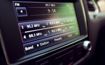 L’Alliance de la Radio et Radio France appellent les décideurs européens à rendre la radio obligatoire dans tous les nouveaux véhicules