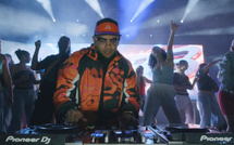 DJ Sebb enflamme la clôture du Sakifo Musik Festival 2026 : un show explosif à (re)voir sur les plateformes numériques de France Télévisions