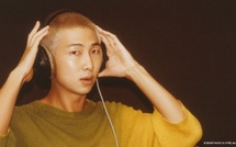 RM de BTS se dévoile dans le documentaire inédit Right People, Wrong Place, désormais disponible sur EXPLORE